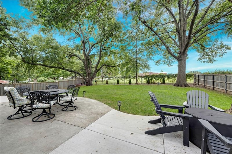 11113 W 99th Pl, Overland Park, KS 66214