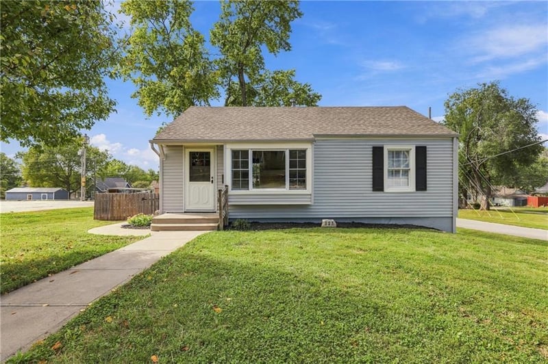 125 N Jeffreys St, Pleasant Hill, MO 64080