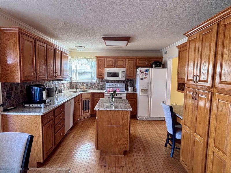 11520 N Madison Ave, Kansas City, MO 64155