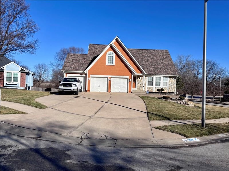 11520 N Madison Ave, Kansas City, MO 64155