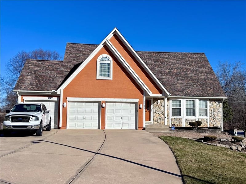 11520 N Madison Ave, Kansas City, MO 64155