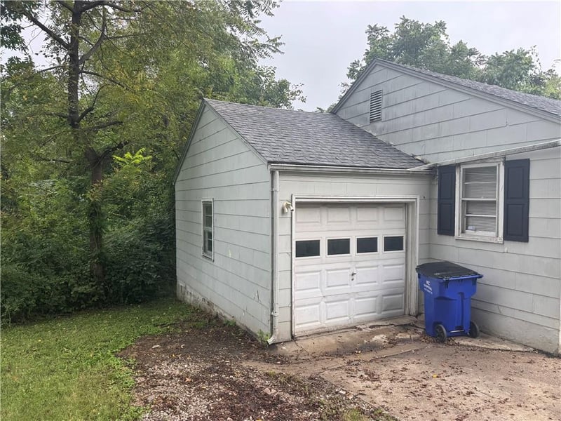 9708 E 67th Ter, Raytown, MO 64133
