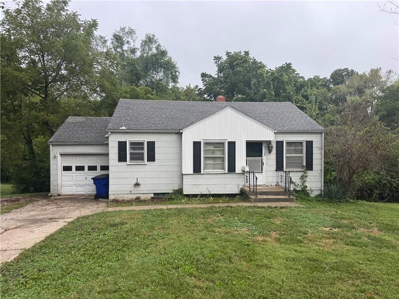 9708 E 67th Ter, Raytown, MO 64133