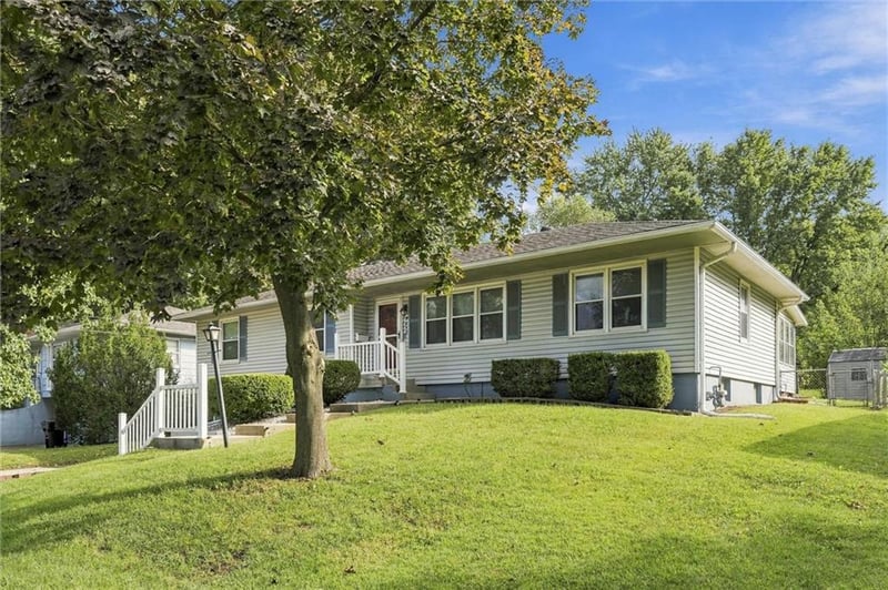 9053 E 83rd St, Raytown, MO 64138