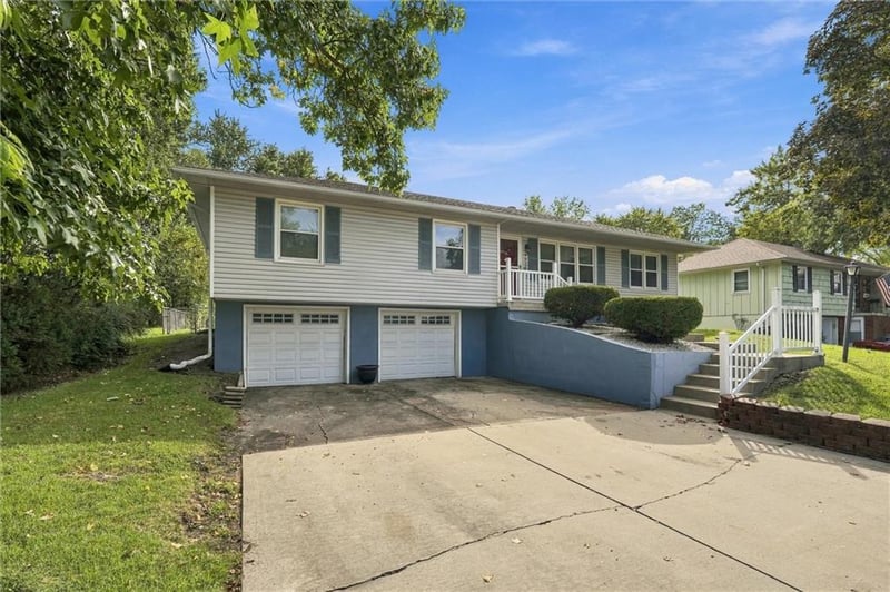 9053 E 83rd St, Raytown, MO 64138