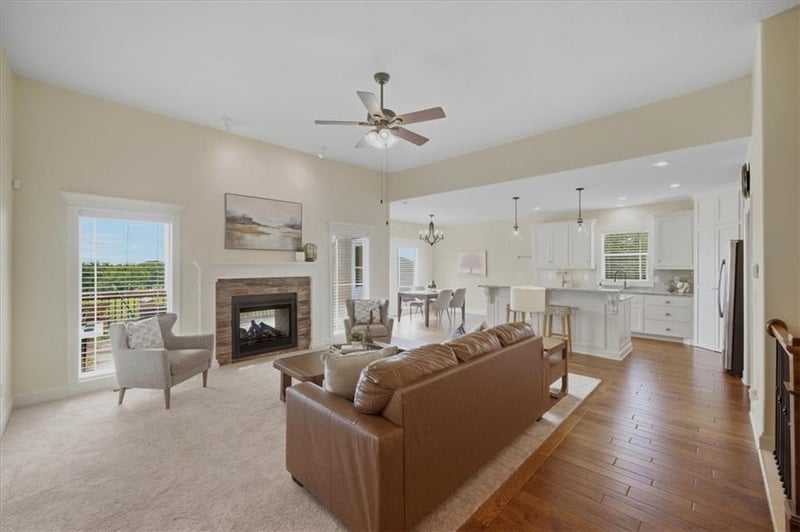 16367 S Heatherwood St, Olathe, KS 66062