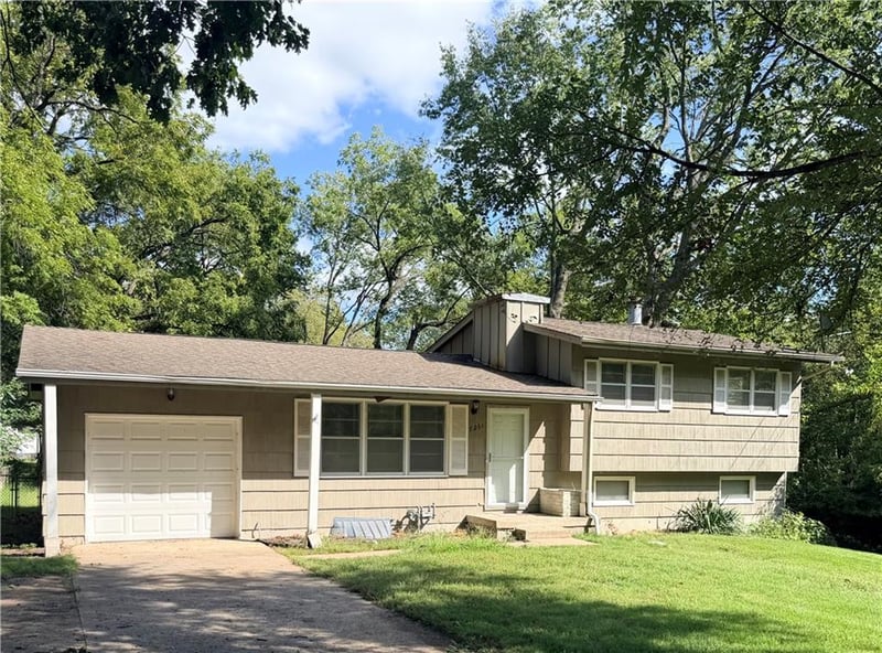 7201 NW Winter Ave, Kansas City, MO 64152