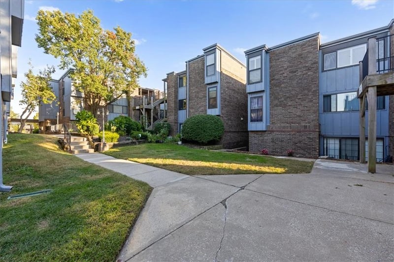 4057 Walnut St #6, Kansas City, MO 64111