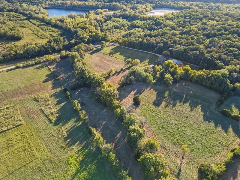 27785 E E Hw, Milo, MO 64767