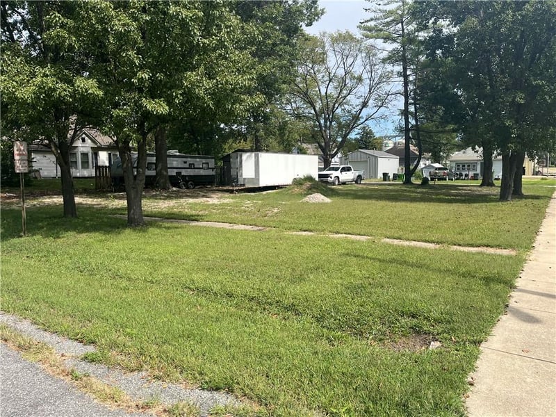 115 W 7th St, Wellsville, KS 66092