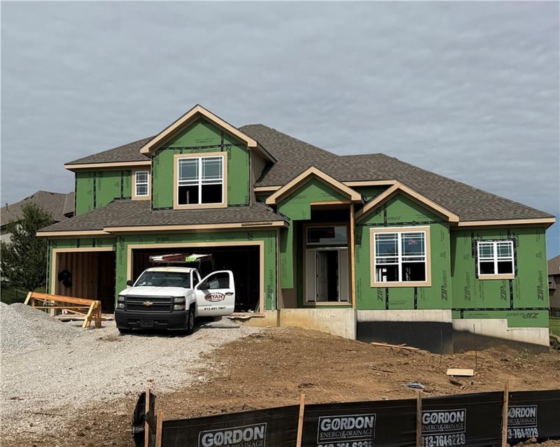 12706 W 171st Ter W, Overland Park, KS 66221