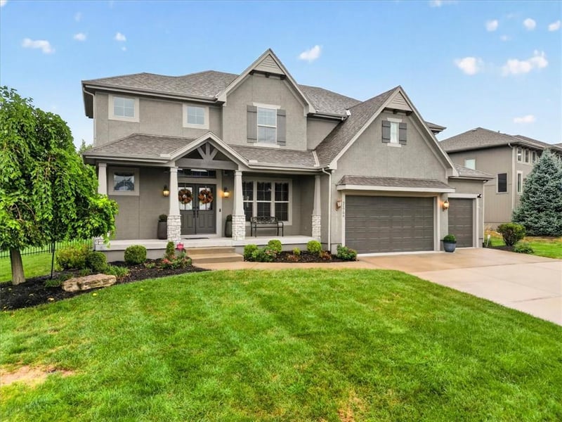 21706 W 82nd Ter, Lenexa, KS 66220