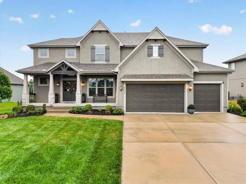 21706 W 82nd Ter, Lenexa, KS 66220
