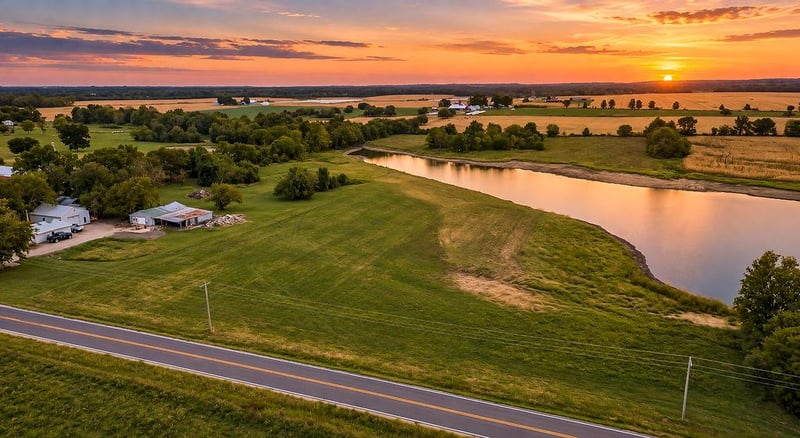 E State Rt 2 Hw, Harrisonville, MO 64701