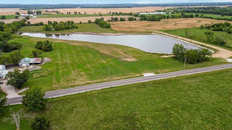 E State Rt 2 Hw, Harrisonville, MO 64701