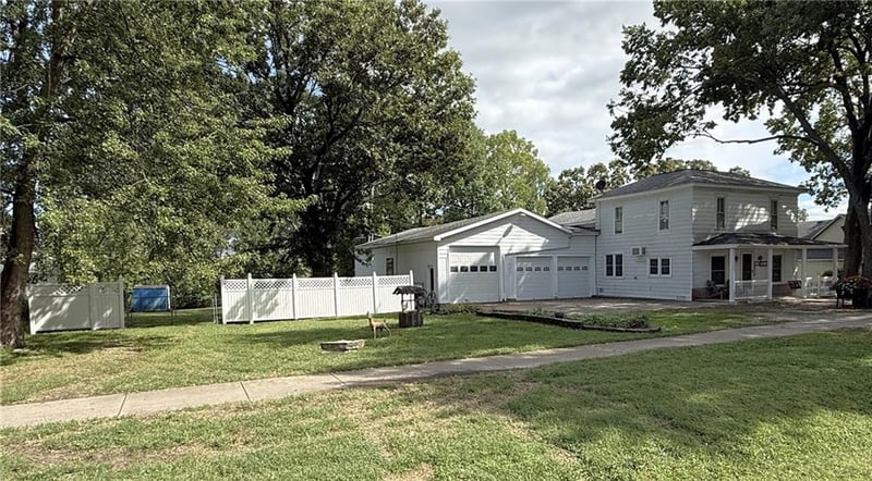 115 Locust St, Wellsville, KS 66092