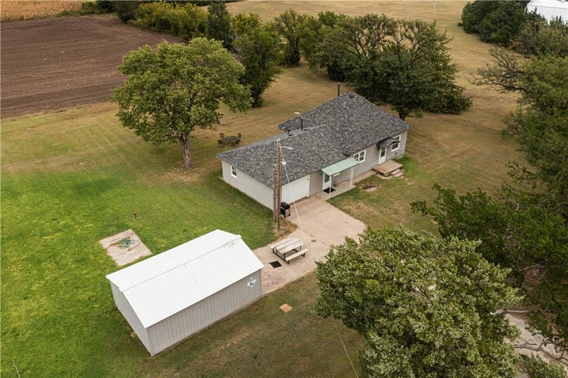 411 West Main St, County/other, KS 67664