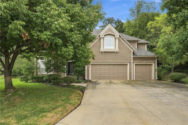 5601 NE Misty Meadow Pl, Lee's Summit, MO 64064