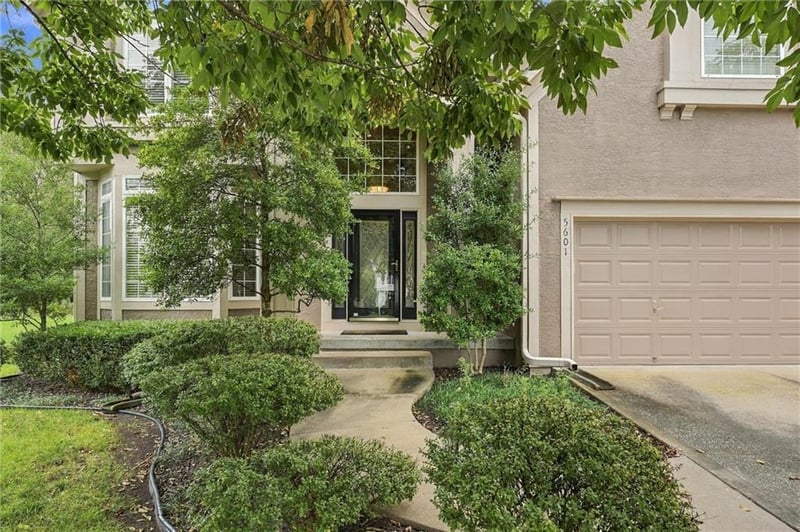 5601 NE Misty Meadow Pl, Lee's Summit, MO 64064