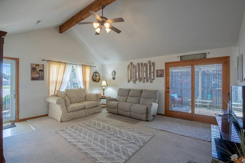 1112 SW Blue Branch Dr, Grain Valley, MO 64029