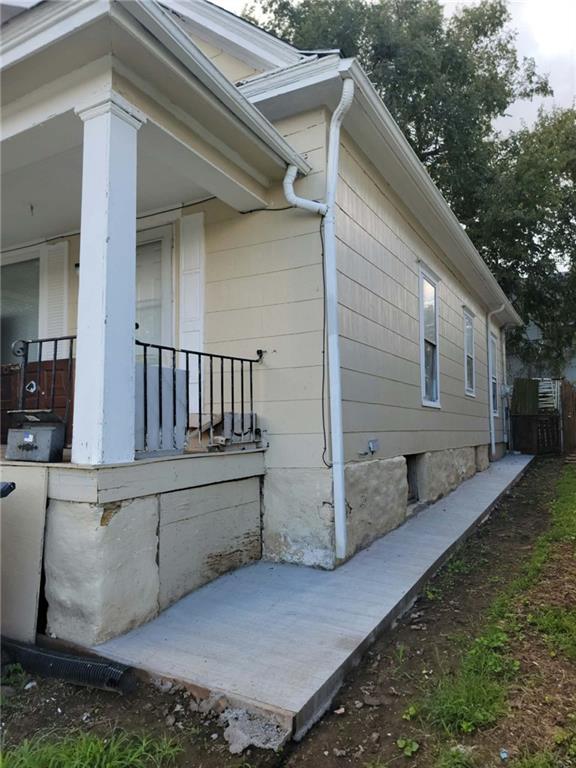 220 N Elmwood Ave, Kansas City, MO 64123