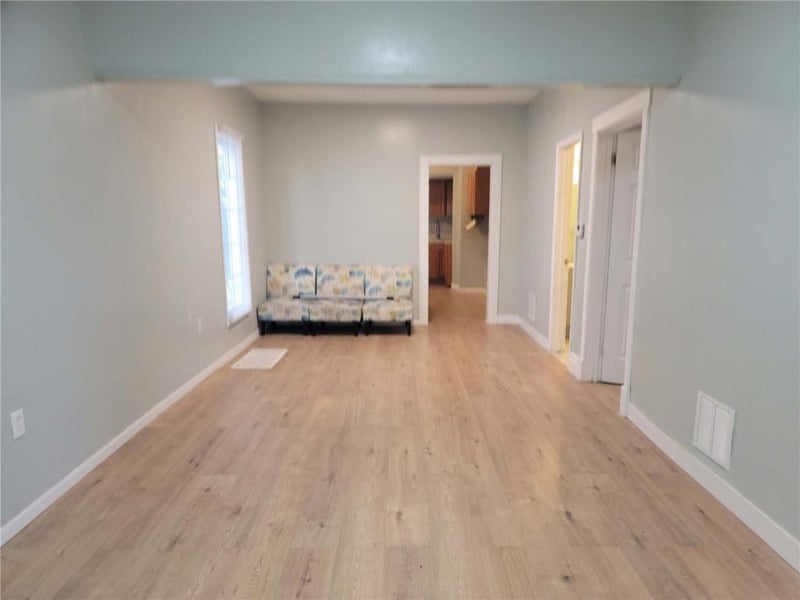 220 N Elmwood Ave, Kansas City, MO 64123