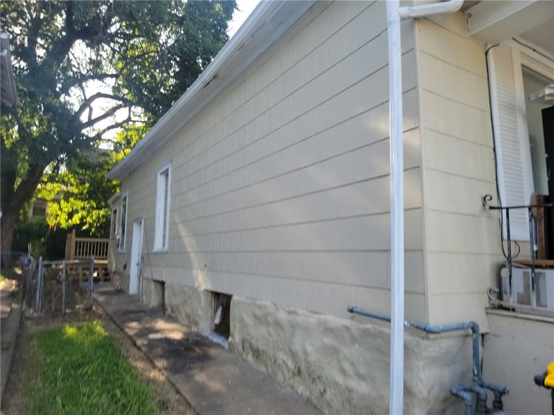 220 N Elmwood Ave, Kansas City, MO 64123