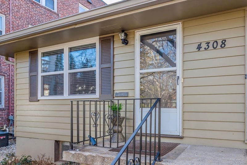 4308 Oak St #1S, Kansas City, MO 64111