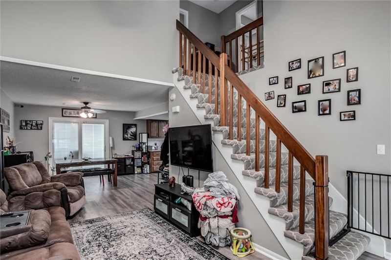37 Cherry St, Liberty, MO 64068