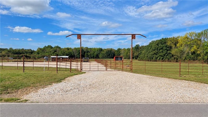 362 SW T Hw, Kingsville, MO 64061