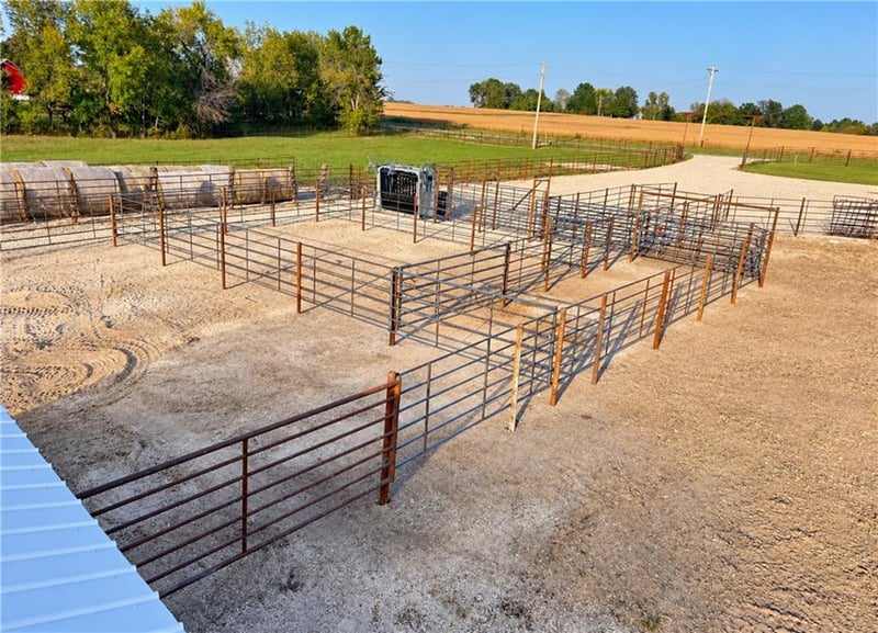 362 SW T Hw, Kingsville, MO 64061