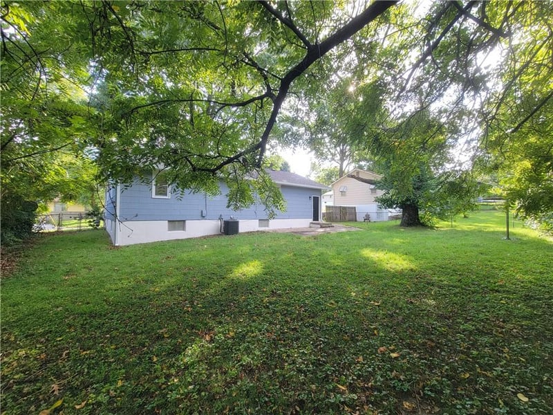 9336 E East 25th Terrace South Ter S, Independence, MO 64052