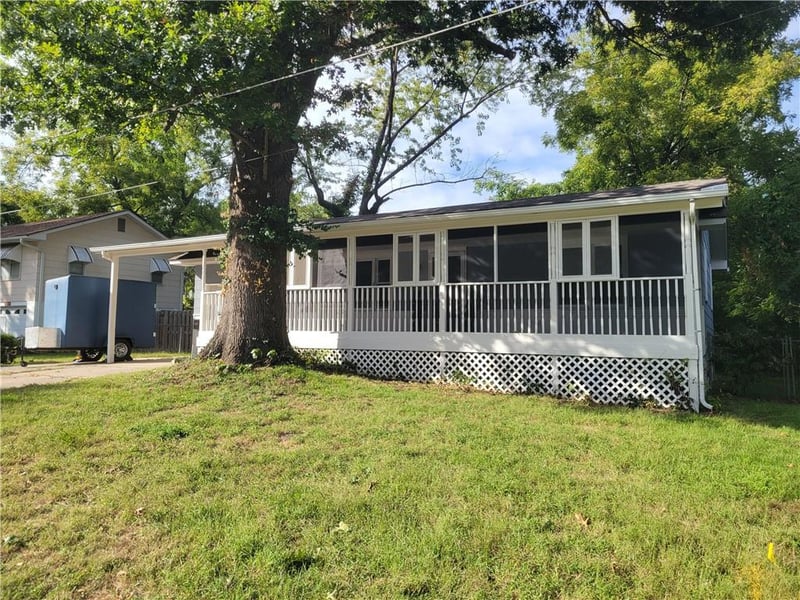 9336 E East 25th Terrace South Ter S, Independence, MO 64052