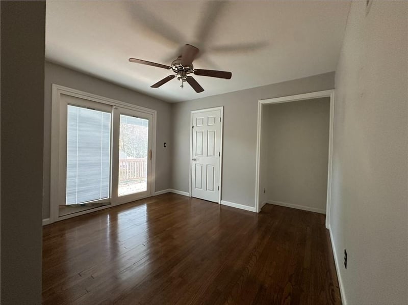 10401 E 69th St, Raytown, MO 64133