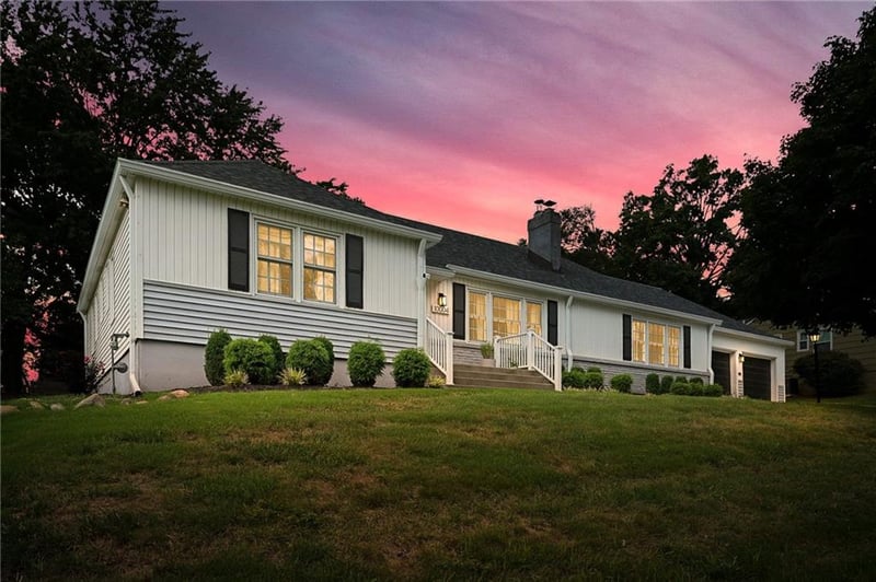 10004 Holly St, Kansas City, MO 64114