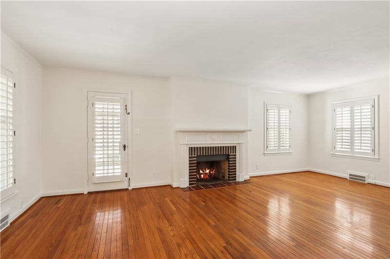 1235 W Gregory Blvd, Kansas City, MO 64114
