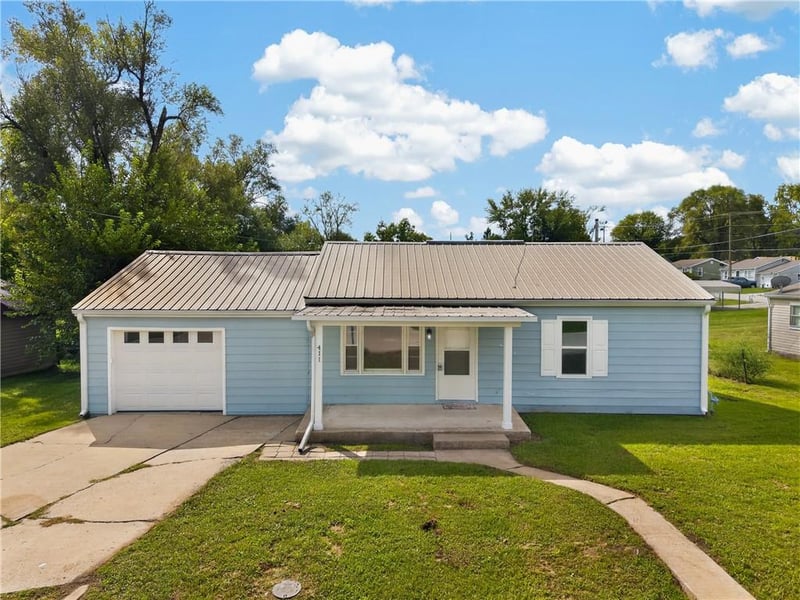 411 Grandview St, Richmond, MO 64085