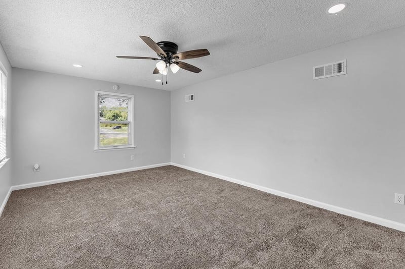 3801 Powers Dr, St Joseph, MO 64503