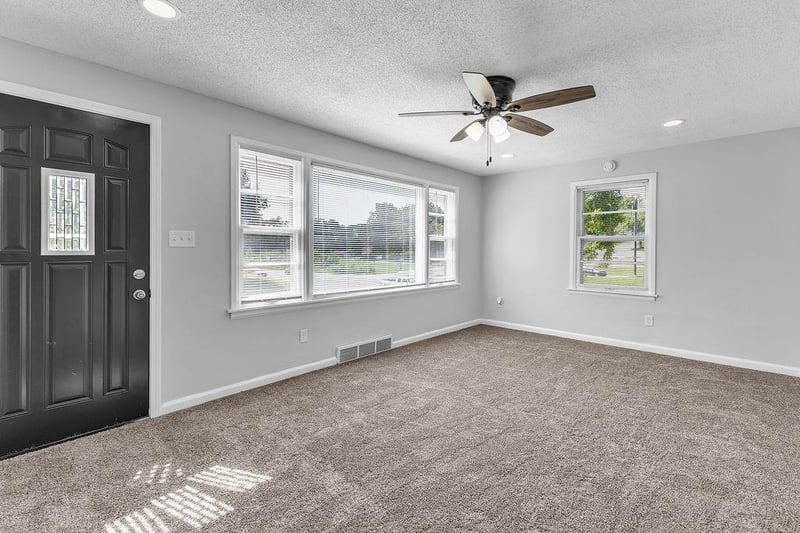 Powers Dr, St Joseph, MO 64503