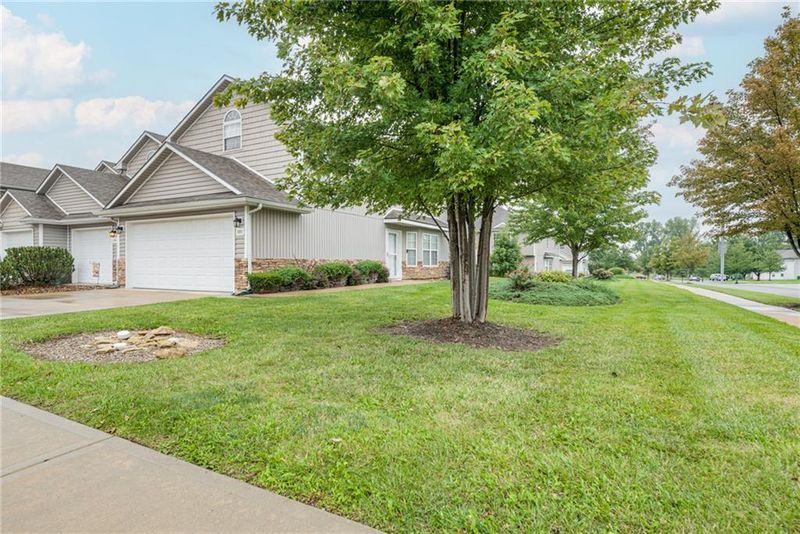 21033 Millridge St, Spring Hill, KS 66083