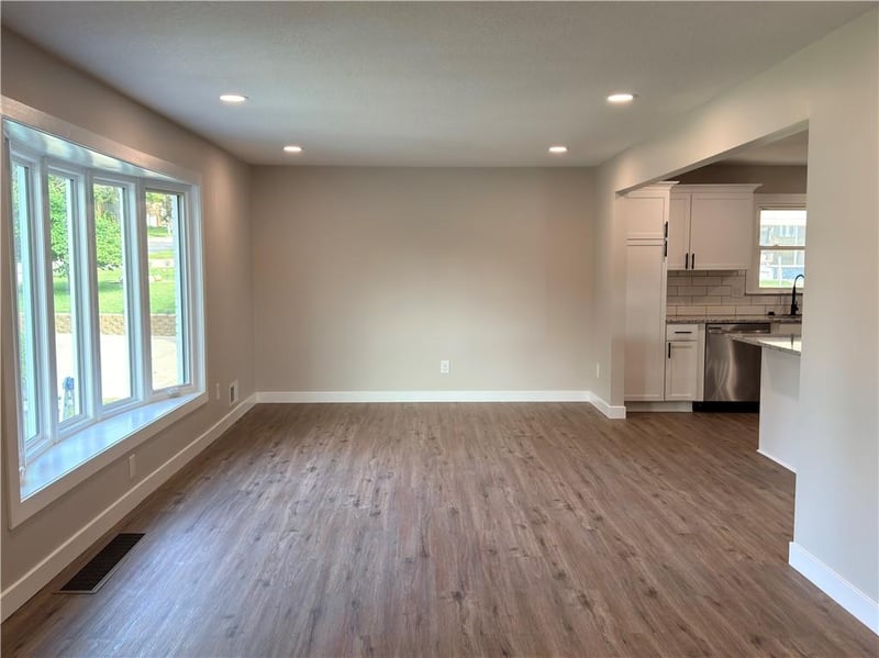 16001 E 30 St, Independence, MO 64055