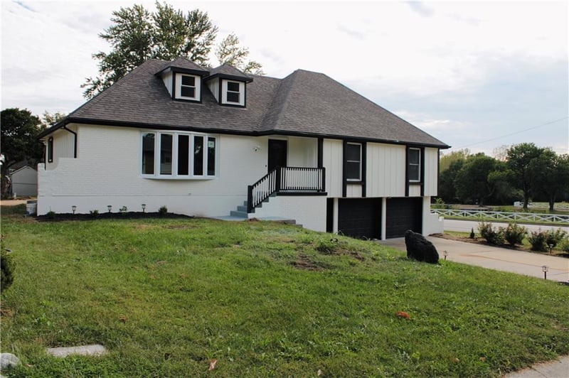16001 E 30 St, Independence, MO 64055