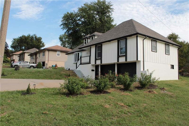 16001 E 30 St, Independence, MO 64055