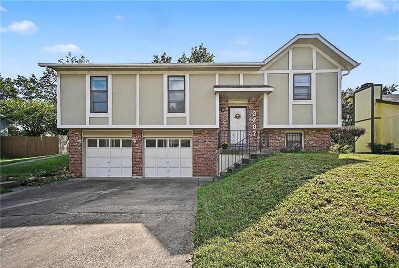 3707 E 114th Ter, Kansas City, MO 64137