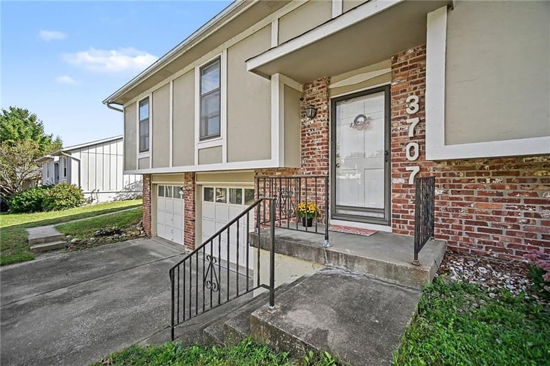 3707 E 114th Ter, Kansas City, MO 64137