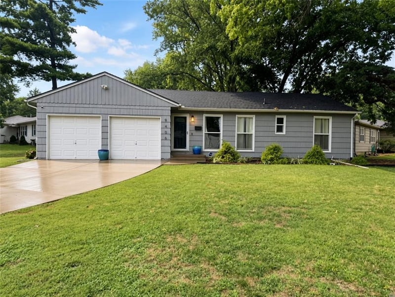 9406 Gillette St, Lenexa, KS 66215
