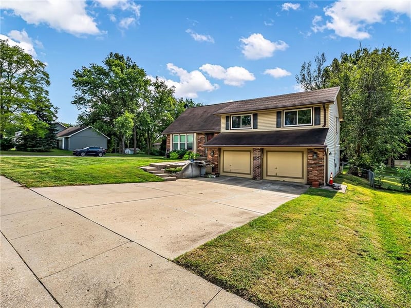 1901 Choctaw St, Leavenworth, KS 66048