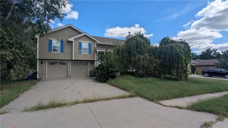 119 S Pelham Pa, Raymore, MO 64083