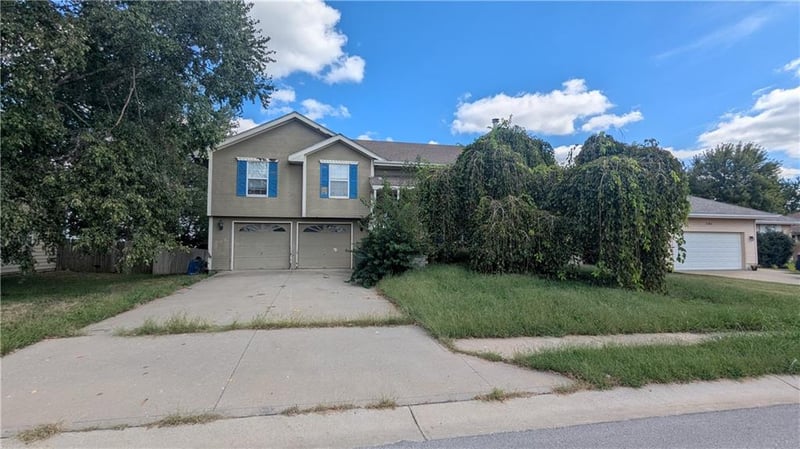 119 S Pelham Pa, Raymore, MO 64083