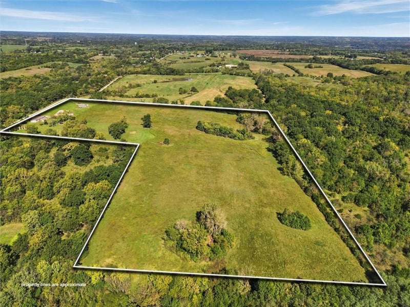 13313 Turnage Rd, Richmond, MO 64085